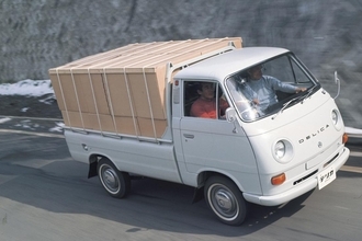 消えたパジェロと同じ工場！　日産との共通化！　孤高のミニバン「デリカD:5」は生き残れるか？