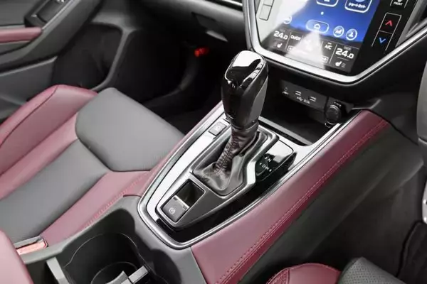 「【試乗】新型レヴォーグプロトは高級感と快適性が抜群！　ハンドリングのリニアさも最高」の画像