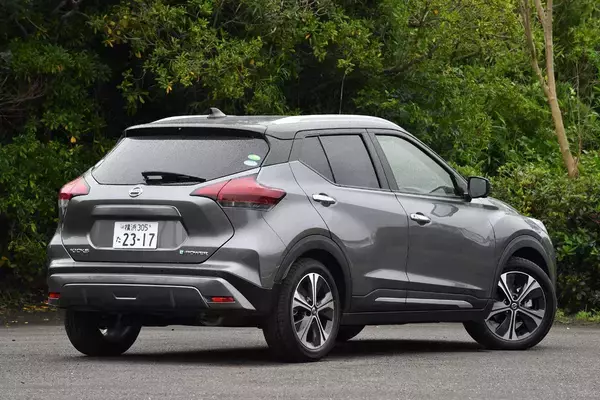 「「交差点」や「信号停車」でも走りが楽しい！　クルマ好き「感涙」の性能をもつ実用国産車５選」の画像