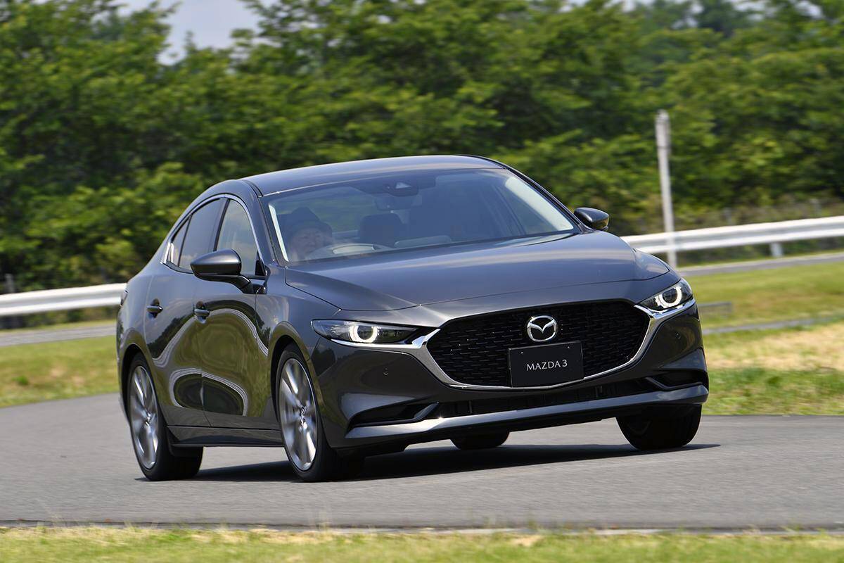 「交差点」や「信号停車」でも走りが楽しい！　クルマ好き「感涙」の性能をもつ実用国産車５選