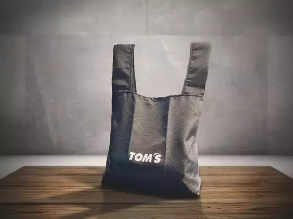 レジ袋有料のいま必需品のアイテム！　トムスからオリジナルエコバッグ発売中