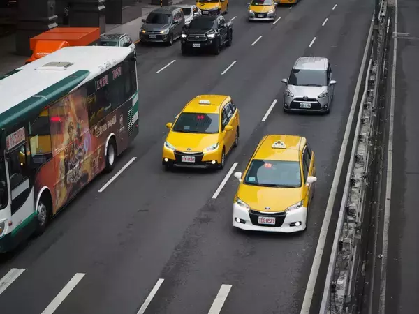 「日本に負けじと百花繚乱！　多様化が進む「世界のタクシー」車種事情」の画像