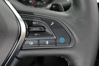 運転が怖いならクルマに「頼る」のがイマドキ！　「車線変更」「駐車」「バック」まで徹底的に助けてくれる先進装備５選