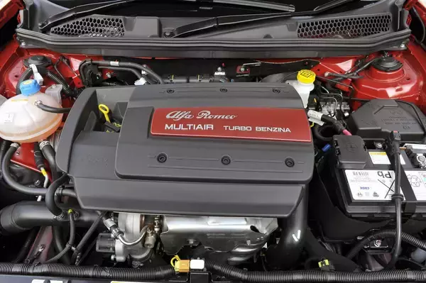 「強すぎるクセに「耐えられる」か否か！　でも乗り続けると「中毒」になる輸入車５選」の画像