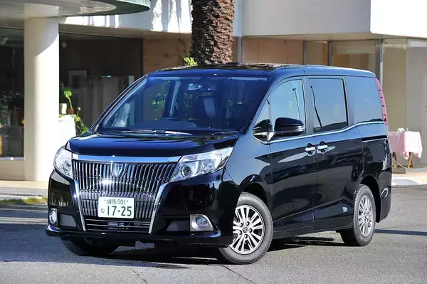 「イスイス？」「エックスビー？」知らなきゃ読めない「英字車名」をもつ「国産車」12選