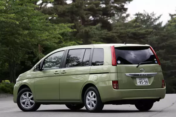 「「イスイス？」「エックスビー？」知らなきゃ読めない「英字車名」をもつ「国産車」12選」の画像