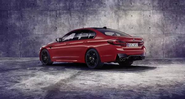 「新型BMW M５＆M550i xDriveが登場！　サーキットから得た技術を惜しみなく投入した高性能セダン」の画像