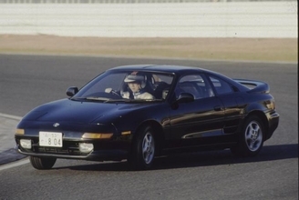 旧車や改造車を愛する男が彼氏なら「面倒」でも「意味不明」でも同乗女子に気遣って欲しいポイント７つ