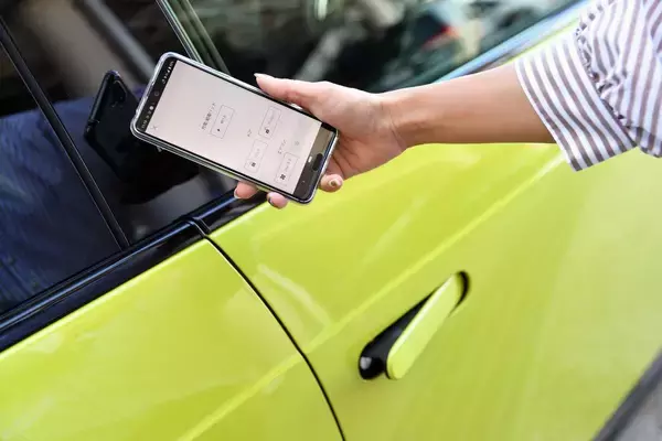 「Honda eは単なるEVじゃない！　カーライフのあり方を変える「面白すぎる」１台【試乗】」の画像