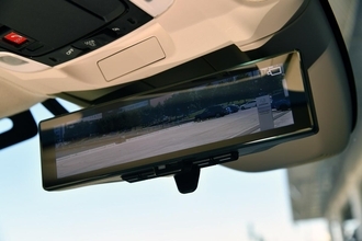 レーシングドライバーが「乗ったら確実に欲しくなる」と断言！　Honda eはただの電気自動車じゃなかった