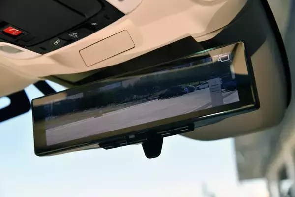 レーシングドライバーが「乗ったら確実に欲しくなる」と断言！　Honda eはただの電気自動車じゃなかった