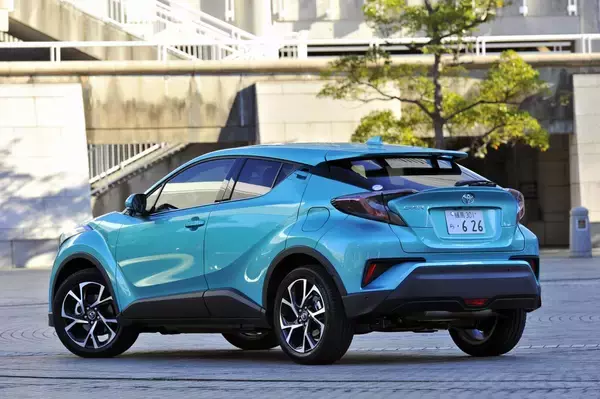 「C-HRがあるのにヤリス クロスって必要？　「悩ましく」みえてじつは「キャラかぶり」してない両車の選び方」の画像