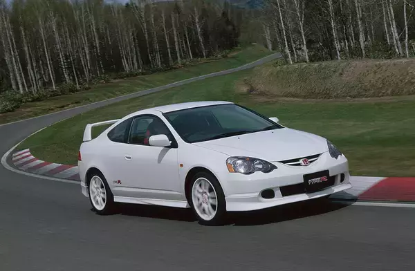 「レーシングドライバーが独断と偏見で選出！　「魂」を揺さぶられた歴代国産スポーツＴＯＰ５」の画像