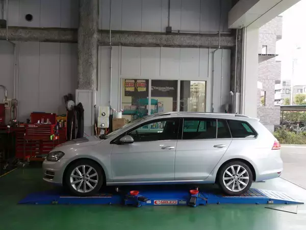 「犬も人も長距離ドライブ後に元気ハツラツ！　「タイヤだけでこんなに変わるのか」を実体験した」の画像