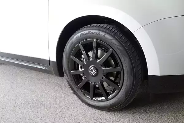 「犬も人も長距離ドライブ後に元気ハツラツ！　「タイヤだけでこんなに変わるのか」を実体験した」の画像