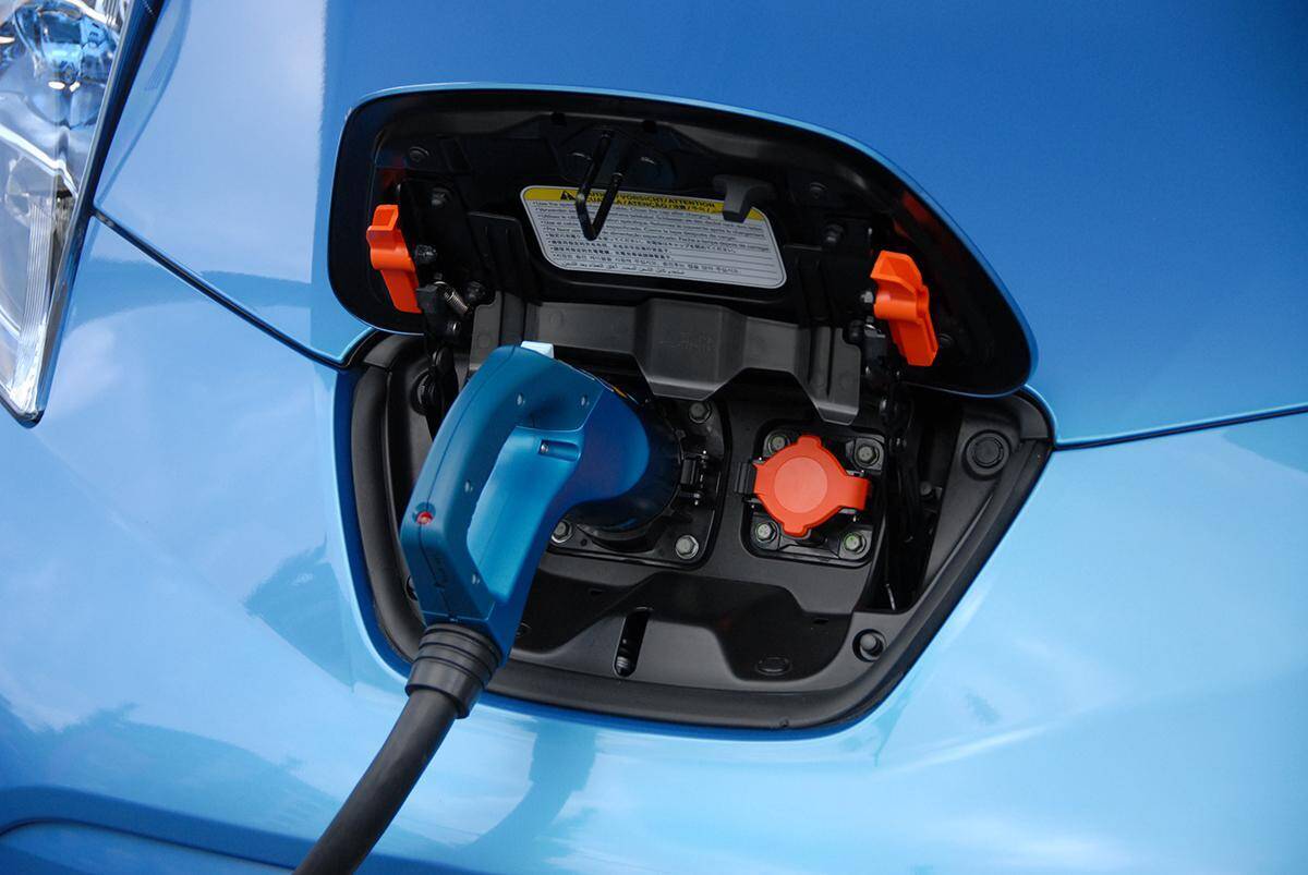 海外はスポーツカーに大型SUVまで「EV」化！　日本の「電気自動車」は「街乗り用」という認識は間違い？