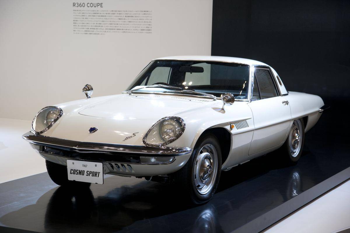 70代が青春時代に憧れたスポーツカーとは？　４台すべてが「伝説の名車」だった！