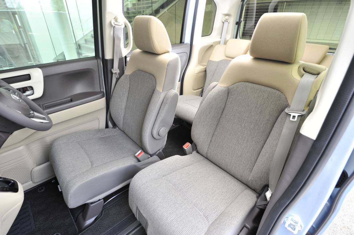 ホンダN-BOXの詳細を解説！　ライバル車との比較も