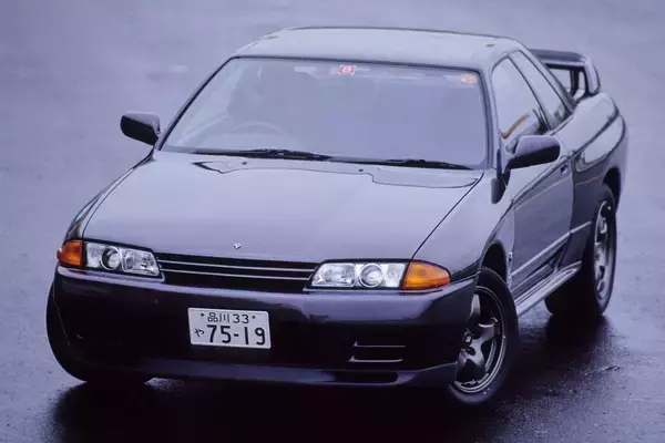 「いま価格高騰しまくりの王道名車がズラリ！　50代の「青春時代」を彩ったスポーツカー４選」の画像