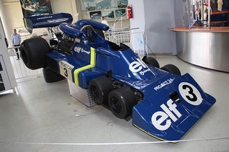 名車か迷車かはたまた珍車か？　「ぶっ飛んだ発想」が生んだ「衝撃的見た目」のレーシングカー11選