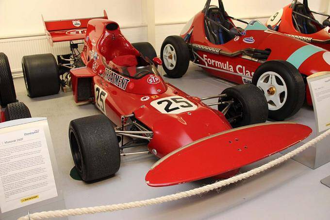 名車か迷車かはたまた珍車か？　「ぶっ飛んだ発想」が生んだ「衝撃的見た目」のレーシングカー11選