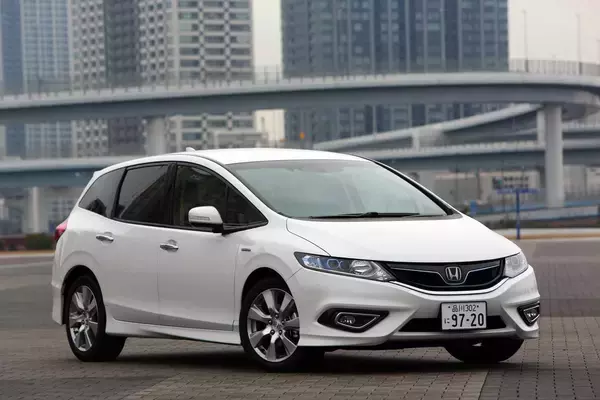 「アナウンスもないけど買えないの？　最近ひっそり消えていった悲しいクルマ８選」の画像