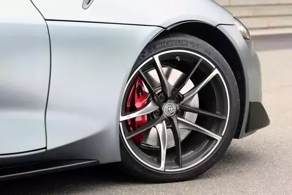 「アフター要らずの衝撃！　あまりにカッコイイ国産６メーカーの純正ホイールとは」の画像