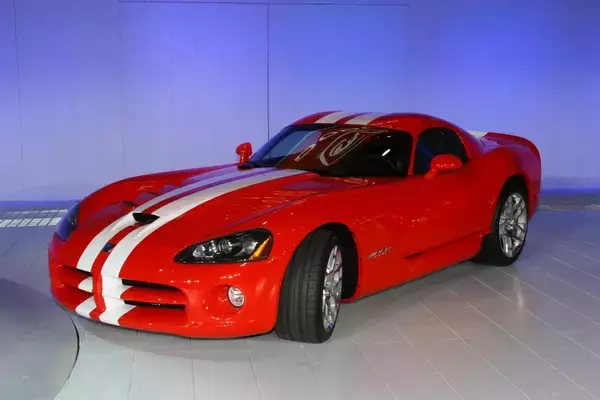 「オヤジセダンから軽自動車まで！　「ニュルブルクリンク」で走りを鍛えた「意外な」クルマ４選」の画像