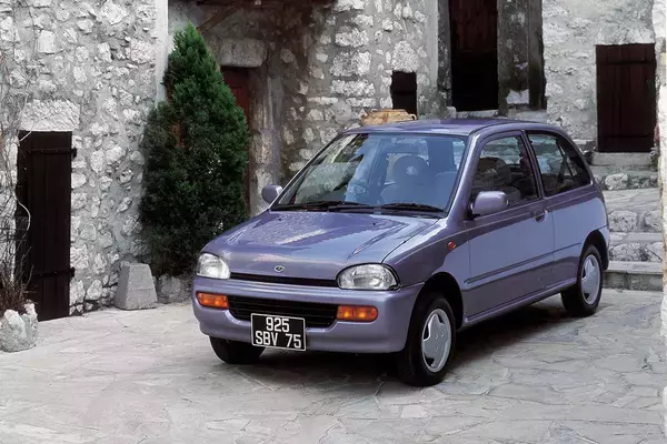 「オヤジセダンから軽自動車まで！　「ニュルブルクリンク」で走りを鍛えた「意外な」クルマ４選」の画像