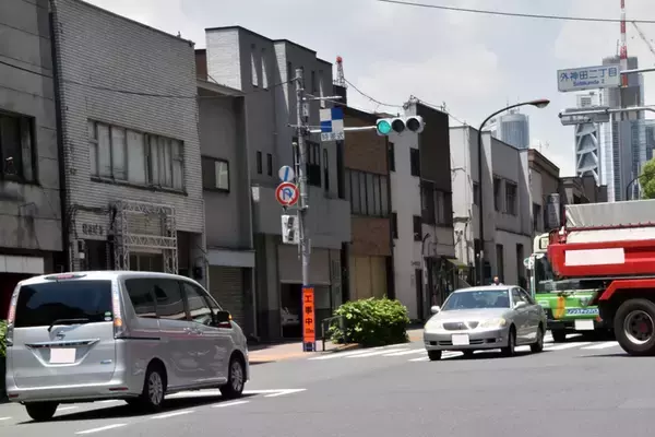 有名人の事故で話題になったUターンからの轢き逃げ！　じつは多い「右直事故」が起こる要因とは
