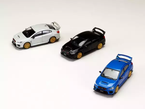 「ホビージャパンより「スバルWRX STI」を64分の1スケールで再現したモデルカー２種が登場！」の画像