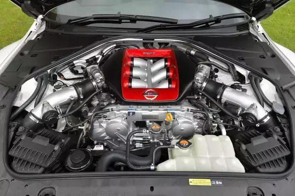 「完成するのはいつ？　R35日産GT-Rが登場から10年以上も「改良」し続けるワケ」の画像