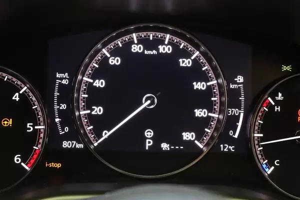 解除はなんと合法だった 国産車登録車が 180km Hリミッター に設定されているワケ 21年8月14日 エキサイトニュース