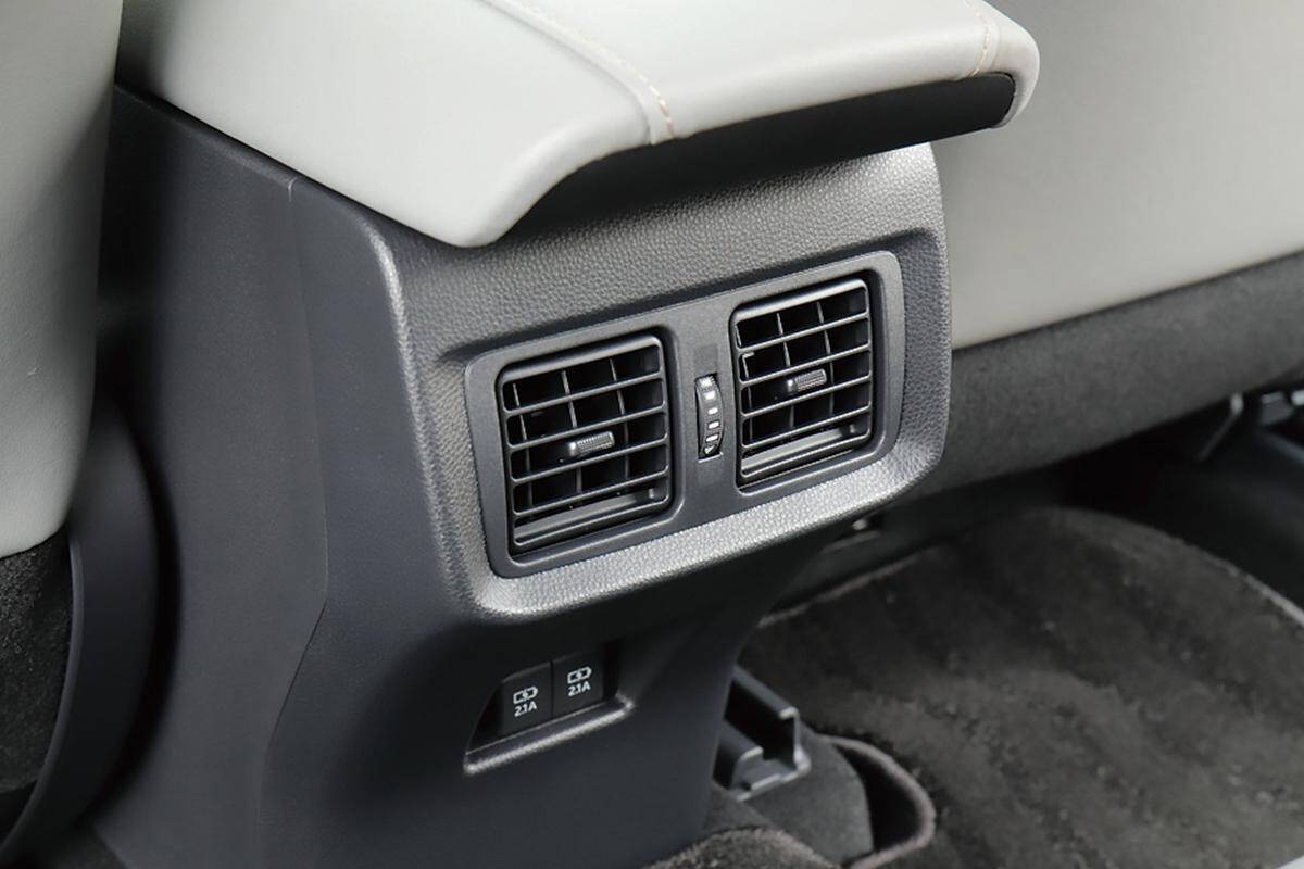 高級感と機能性を両立！　新型トヨタ・ハリアーの進化した内外装を徹底チェック