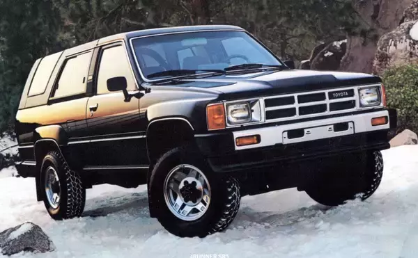 トヨタ・ハリアーがプレミアムSUVというジャンルを確立！　歴代モデルを振り返る