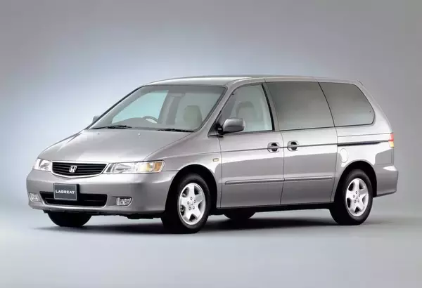 「「日本車」なのに「輸入車」！　走りにも見た目にも「帰国子女感」漂うモデル４選」の画像