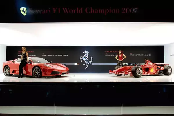 「レーシングドライバーすら陶酔！　クルマ好きなら一生に一度は「所有してほしい」２台のモデルとは」の画像