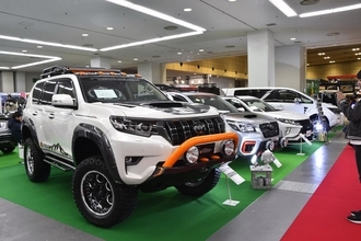 「シャコタン」は限界があるけど「シャコアゲ」は青天井？　クルマはどこまで車高を「アゲ」てもいいのか