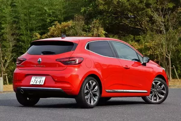 「【試乗】新型ルノー・ルーテシアは国産コンパクトキラー！　極上の走りと先進の安全＆快適装備で日本を席巻する」の画像