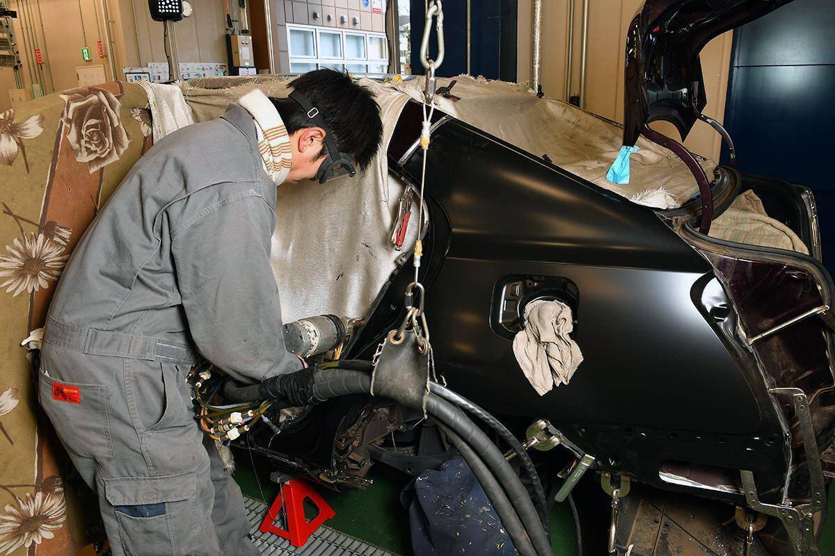 クルマをぶつけて修理に持ち込むならどこが正解？　４つの修理場所のメリット・デメリットを紹介