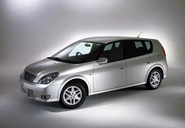 「生き残るのは至難のワザ！　期待されて登場するも消えた「５ドアハッチバック」５選」の画像