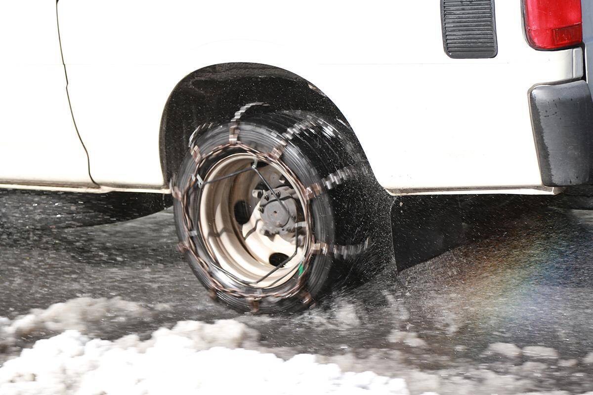 スタッドレスが進化しても雪道では必須 タイヤチェーンは 金属 ゴム どちらが正解か 年12月6日 エキサイトニュース 2 2