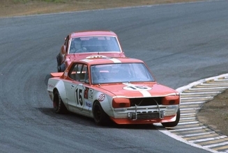 「ど派手ペイント」「巨大羽根」「飛び跳ねるクルマ」！　最近激減したクルマの「カスタム」５選