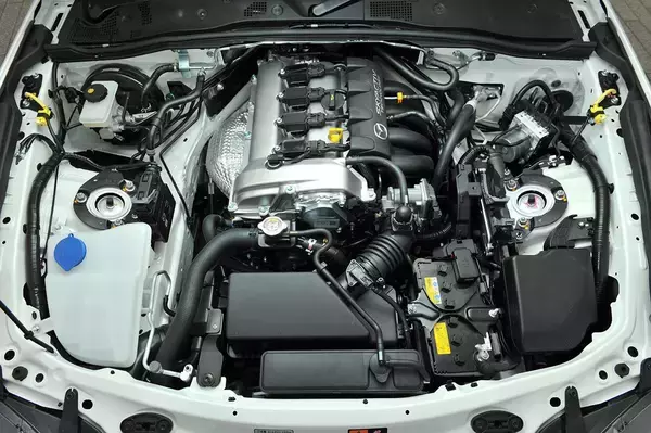 「誕生から30年！　永らく愛され続けるロードスターの鮮烈な魅力とは？」の画像