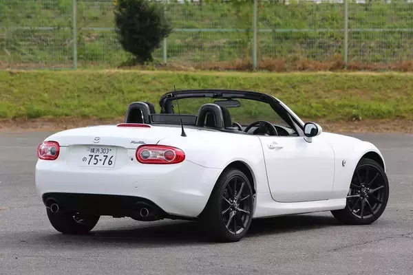 「誕生から30年！　永らく愛され続けるロードスターの鮮烈な魅力とは？」の画像