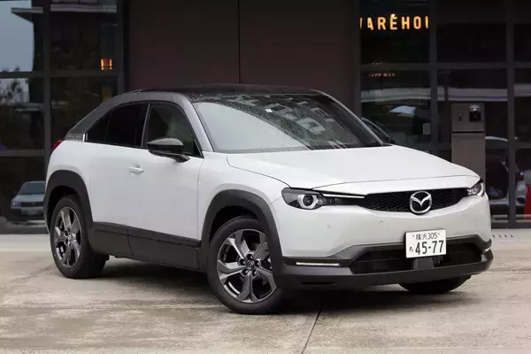 「【速報】2020-2021 日本カー・オブ・ザ・イヤーはスバル・レヴォーグに決定！」の画像