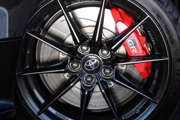 「衝撃の「価格差」はドコに理由？　同じクルマなのに最安値と最高値グレードがあまりに開いている車種３台の中身」の画像