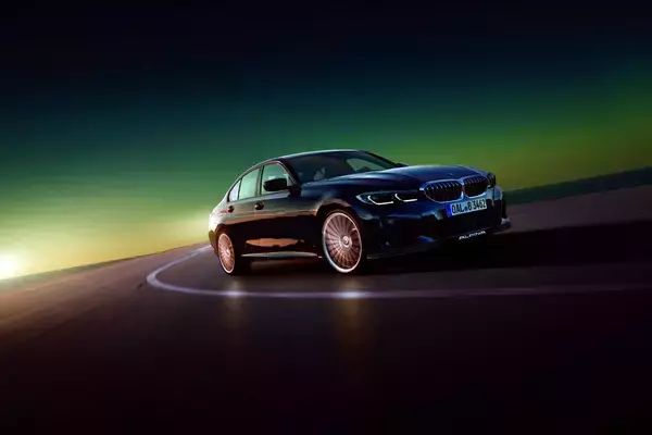 「衝撃の「価格差」はドコに理由？　同じクルマなのに最安値と最高値グレードがあまりに開いている車種３台の中身」の画像