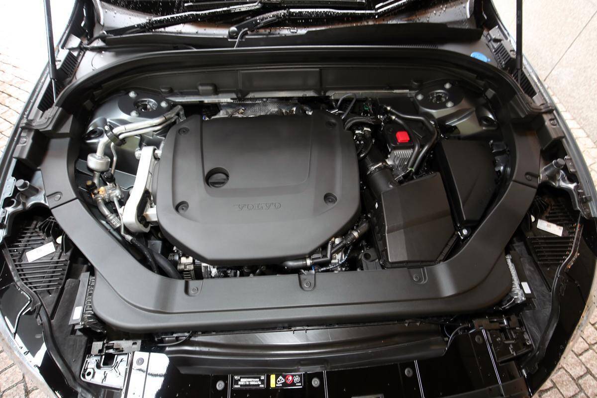 【試乗】「XC60 B6」「V60 B5」2台のR-Designにボルボの「安全性の次」が見えた！