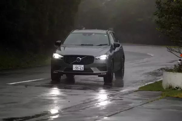 「【試乗】「XC60 B6」「V60 B5」2台のR-Designにボルボの「安全性の次」が見えた！」の画像